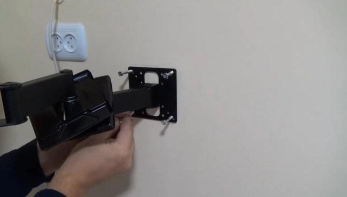 Как правильно повесить телевизор на стену: установка на кронштейн и самодельное крепление